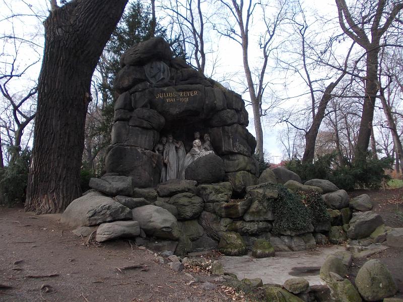 foto 056.jpg - Pomník Julia Zeyera v Chotkových sadech